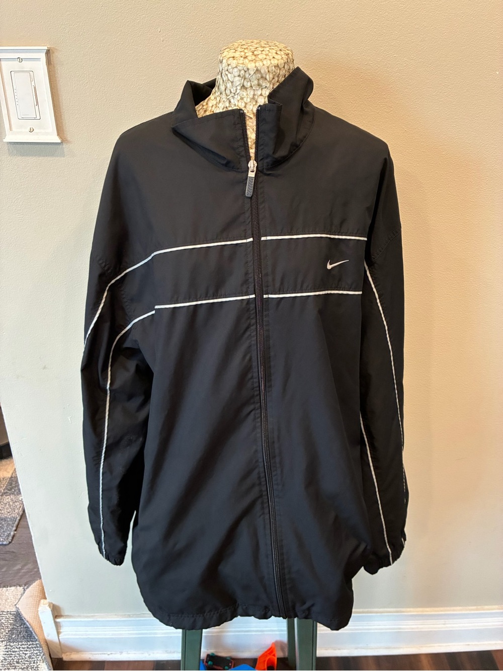 Y2K Nike Black Men's Windbreaker with White Piping